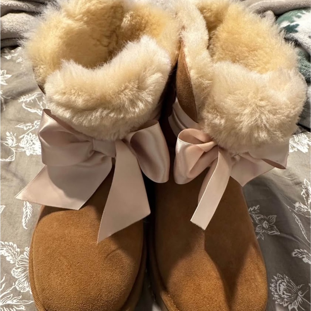 BRAND NEW - UGG boots